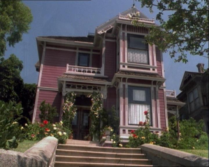 Charmed-Online_dot_net-1x03ThankYouForNotMorphing1903.jpg Charmed-Online_dot_net-1x03ThankYouForNotMorphing1903.jpg