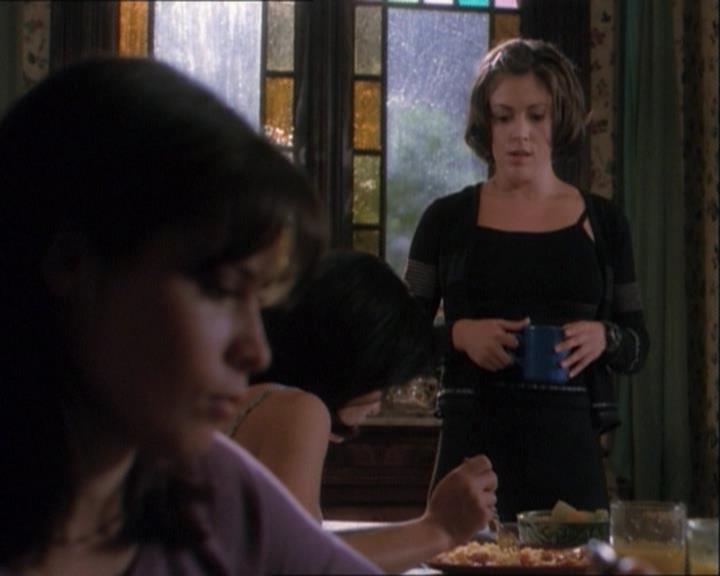 Charmed-Online_dot_net-1x03ThankYouForNotMorphing1911.jpg