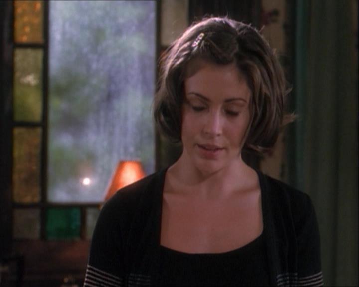 Charmed-Online_dot_net-1x03ThankYouForNotMorphing1938.jpg