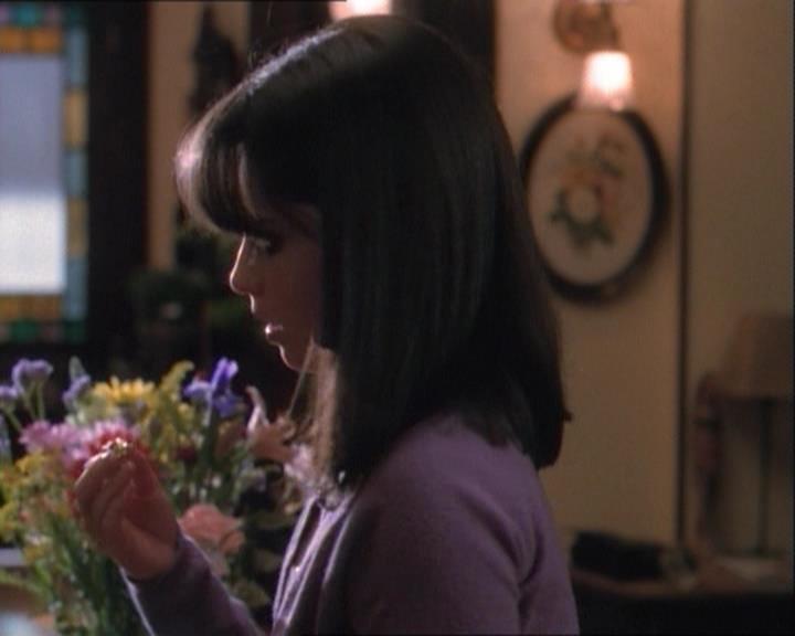 Charmed-Online_dot_net-1x03ThankYouForNotMorphing1994.jpg Charmed-Online_dot_net-1x03ThankYouForNotMorphing1994.jpg