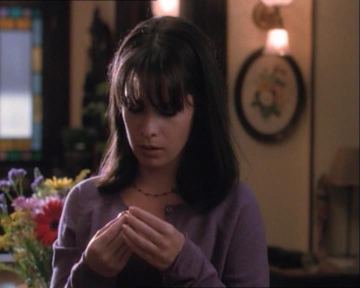 Charmed-Online_dot_net-1x03ThankYouForNotMorphing1995.jpg