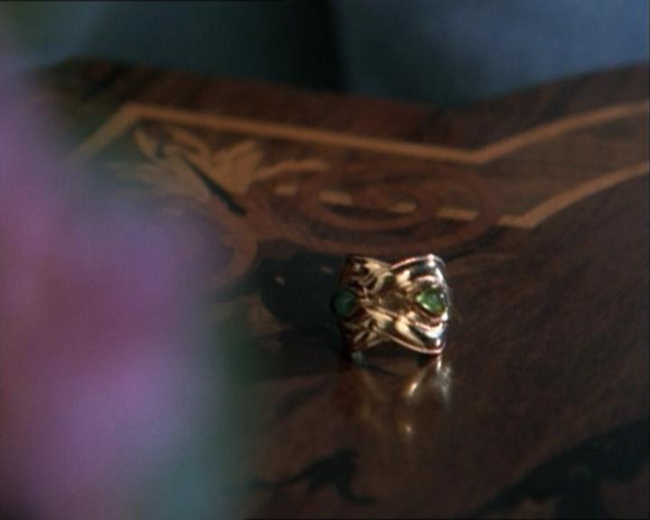 Charmed-Online_dot_net-1x03ThankYouForNotMorphing2008.jpg Charmed-Online_dot_net-1x03ThankYouForNotMorphing2008.jpg