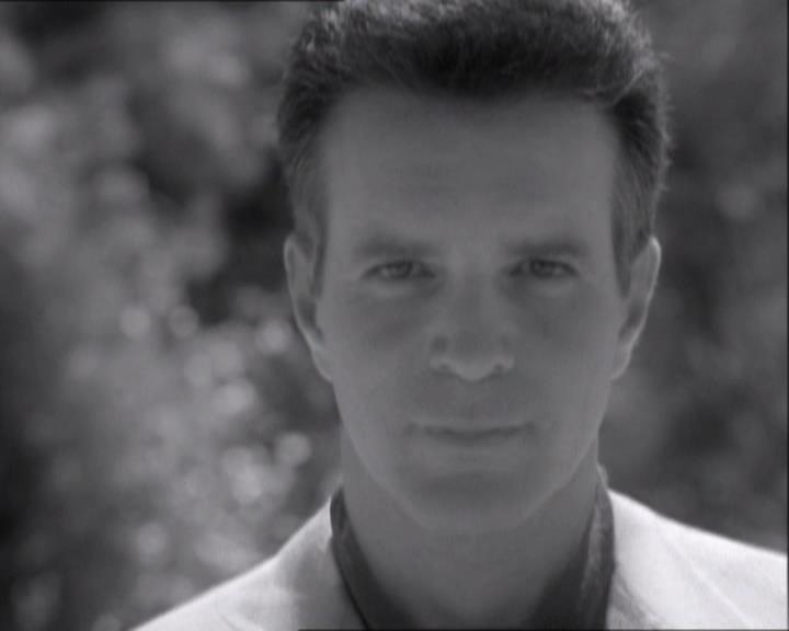 Charmed-Online_dot_net-1x03ThankYouForNotMorphing2040.jpg Charmed-Online_dot_net-1x03ThankYouForNotMorphing2040.jpg