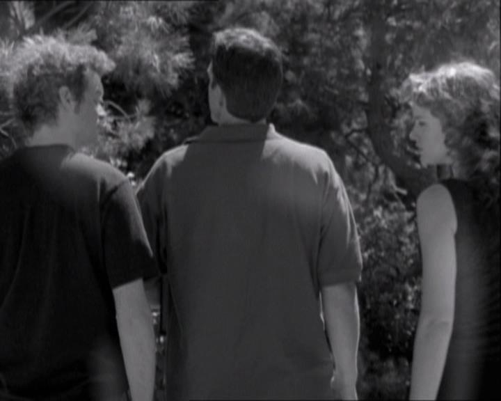 Charmed-Online_dot_net-1x03ThankYouForNotMorphing2043.jpg Charmed-Online_dot_net-1x03ThankYouForNotMorphing2043.jpg