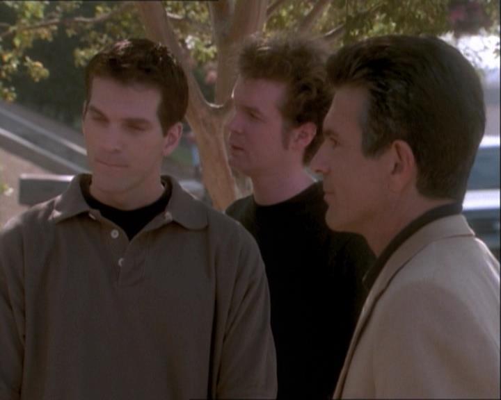 Charmed-Online_dot_net-1x03ThankYouForNotMorphing2063.jpg Charmed-Online_dot_net-1x03ThankYouForNotMorphing2063.jpg