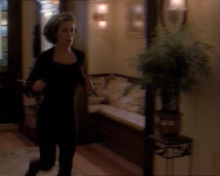 Charmed-Online_dot_net-1x03ThankYouForNotMorphing2069.jpg Charmed-Online_dot_net-1x03ThankYouForNotMorphing2069.jpg