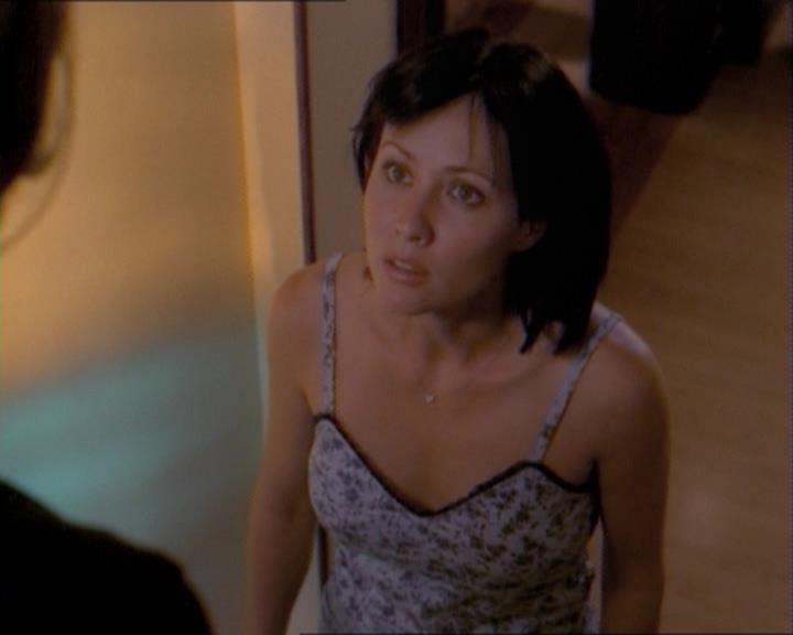 Charmed-Online_dot_net-1x03ThankYouForNotMorphing2077.jpg Charmed-Online_dot_net-1x03ThankYouForNotMorphing2077.jpg