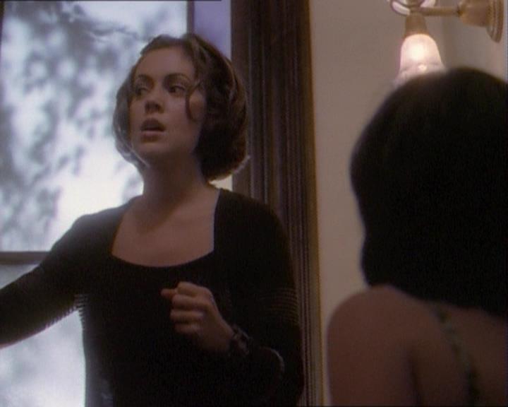 Charmed-Online_dot_net-1x03ThankYouForNotMorphing2084.jpg Charmed-Online_dot_net-1x03ThankYouForNotMorphing2084.jpg