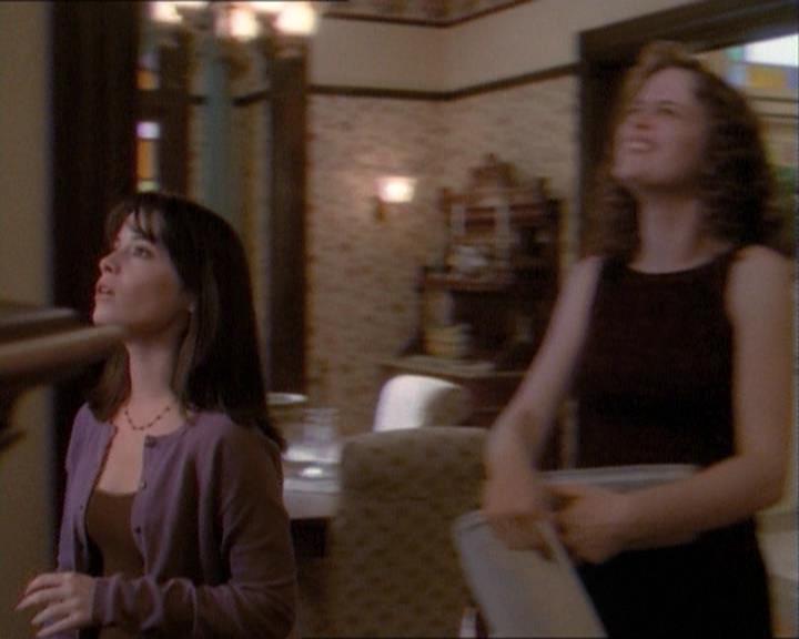 Charmed-Online_dot_net-1x03ThankYouForNotMorphing2085.jpg Charmed-Online_dot_net-1x03ThankYouForNotMorphing2085.jpg