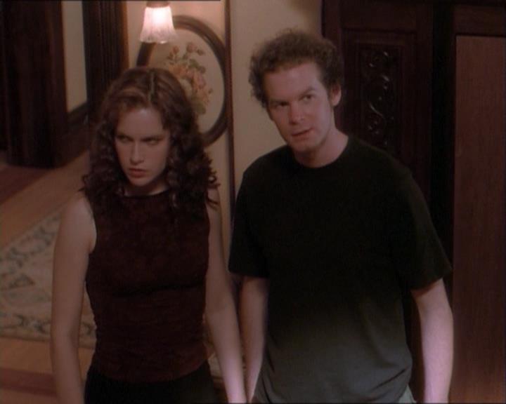 Charmed-Online_dot_net-1x03ThankYouForNotMorphing2173.jpg