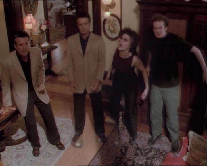 Charmed-Online_dot_net-1x03ThankYouForNotMorphing2200.jpg Charmed-Online_dot_net-1x03ThankYouForNotMorphing2200.jpg