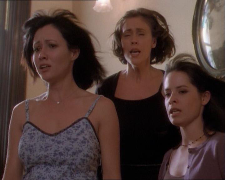 Charmed-Online_dot_net-1x03ThankYouForNotMorphing2208.jpg Charmed-Online_dot_net-1x03ThankYouForNotMorphing2208.jpg