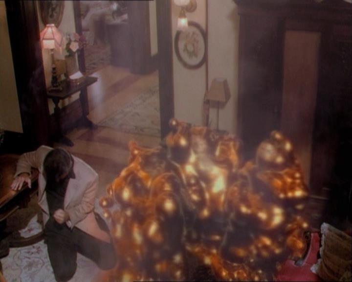 Charmed-Online_dot_net-1x03ThankYouForNotMorphing2212.jpg