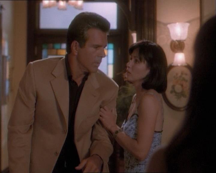 Charmed-Online_dot_net-1x03ThankYouForNotMorphing2222.jpg Charmed-Online_dot_net-1x03ThankYouForNotMorphing2222.jpg