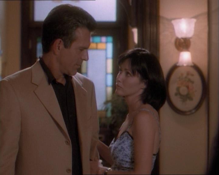 Charmed-Online_dot_net-1x03ThankYouForNotMorphing2233.jpg Charmed-Online_dot_net-1x03ThankYouForNotMorphing2233.jpg