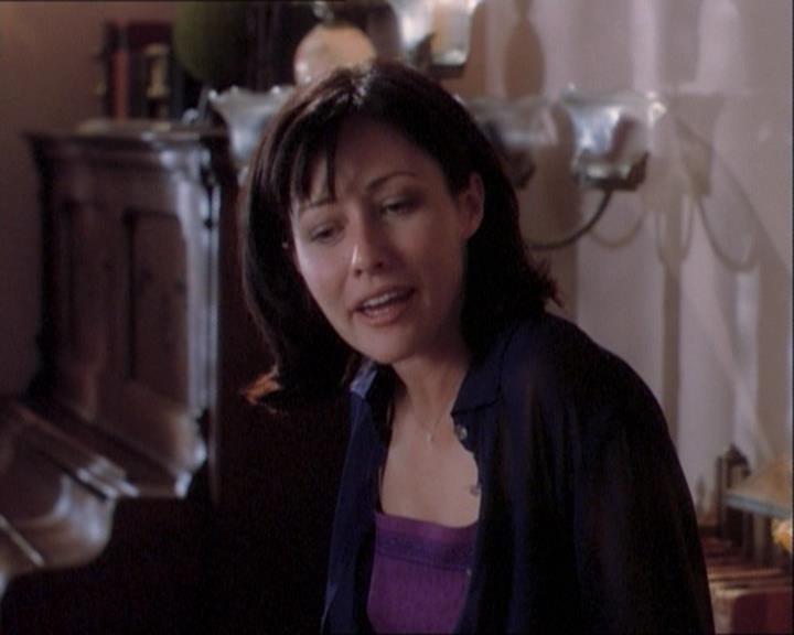Charmed-Online_dot_net-1x03ThankYouForNotMorphing2272.jpg