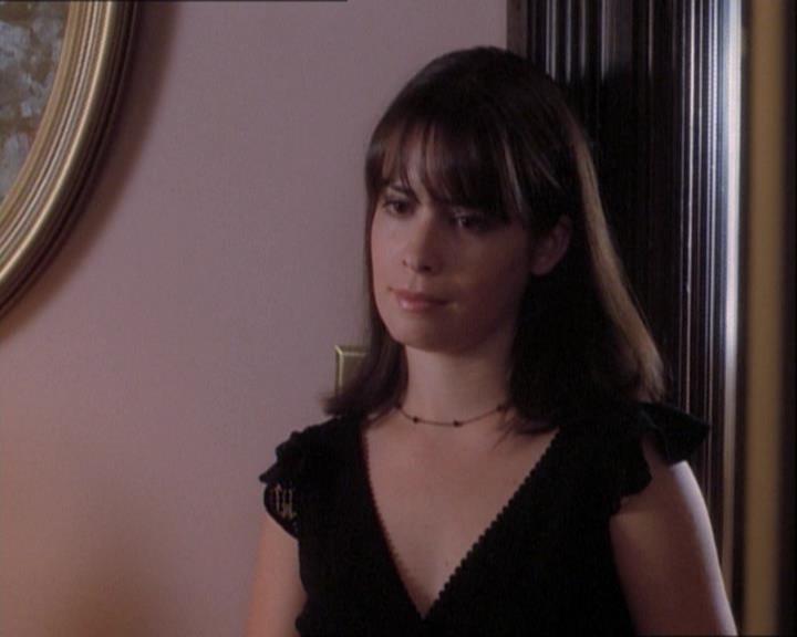 Charmed-Online_dot_net-1x03ThankYouForNotMorphing2289.jpg