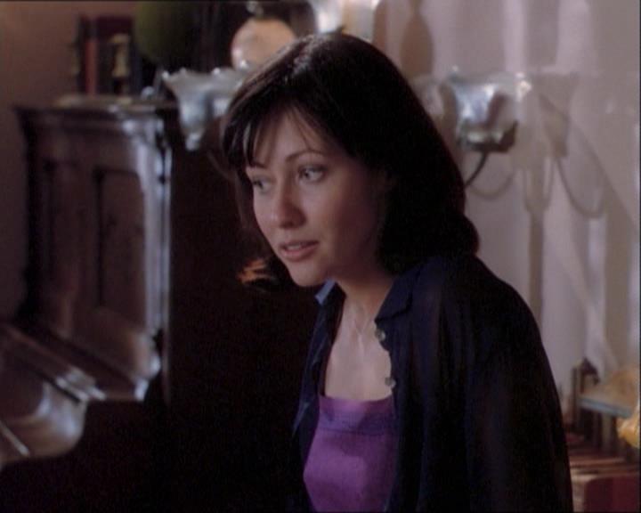 Charmed-Online_dot_net-1x03ThankYouForNotMorphing2294.jpg Charmed-Online_dot_net-1x03ThankYouForNotMorphing2294.jpg