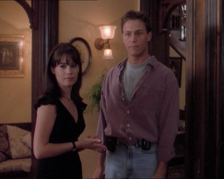 Charmed-Online_dot_net-1x03ThankYouForNotMorphing2338.jpg Charmed-Online_dot_net-1x03ThankYouForNotMorphing2338.jpg