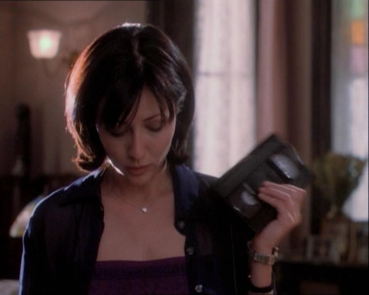 Charmed-Online_dot_net-1x03ThankYouForNotMorphing2362.jpg