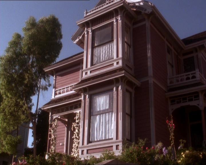 Charmed-Online_dot_net-1x04DeadManDating0003.jpg Charmed-Online_dot_net-1x04DeadManDating0003.jpg