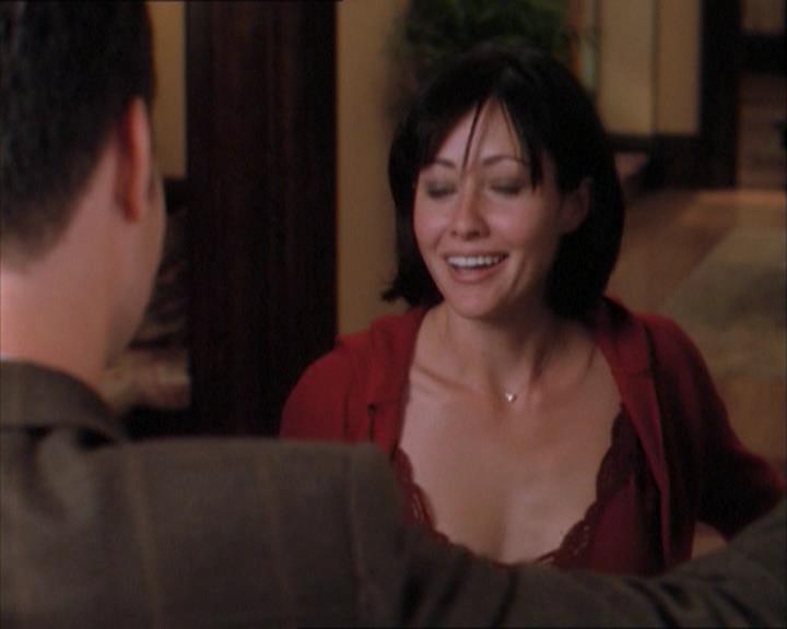 Charmed-Online_dot_net-1x04DeadManDating0008.jpg Charmed-Online_dot_net-1x04DeadManDating0008.jpg