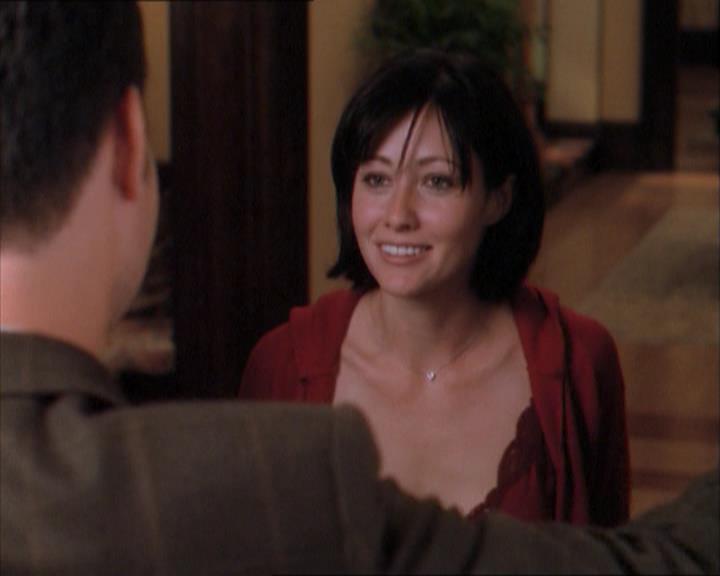 Charmed-Online_dot_net-1x04DeadManDating0009.jpg Charmed-Online_dot_net-1x04DeadManDating0009.jpg