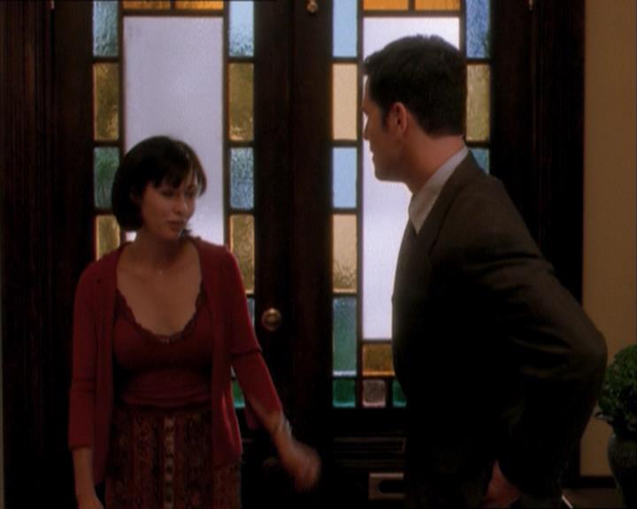 Charmed-Online_dot_net-1x04DeadManDating0020.jpg Charmed-Online_dot_net-1x04DeadManDating0020.jpg