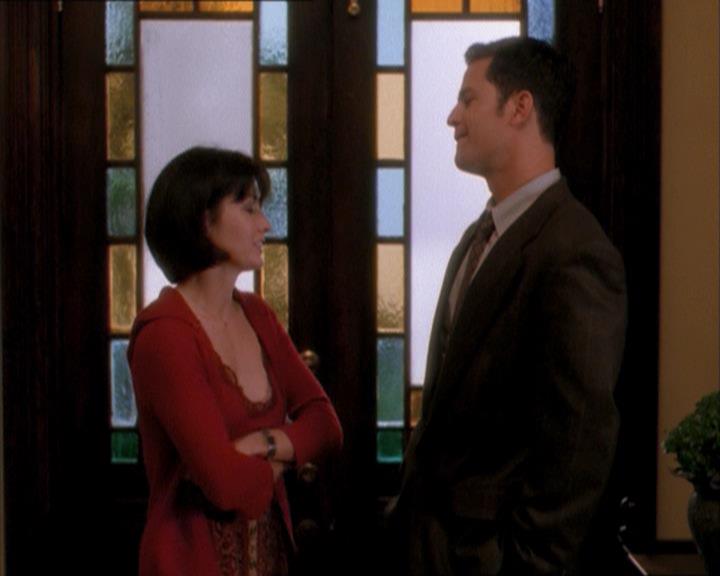 Charmed-Online_dot_net-1x04DeadManDating0021.jpg Charmed-Online_dot_net-1x04DeadManDating0021.jpg