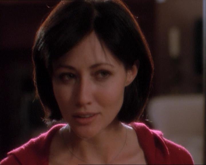 Charmed-Online_dot_net-1x04DeadManDating0045.jpg Charmed-Online_dot_net-1x04DeadManDating0045.jpg
