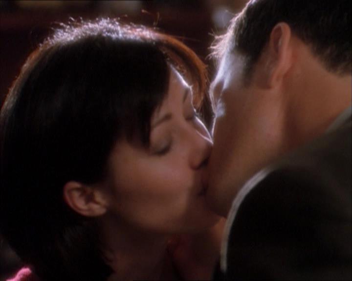 Charmed-Online_dot_net-1x04DeadManDating0068.jpg