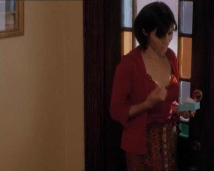 Charmed-Online_dot_net-1x04DeadManDating0079.jpg