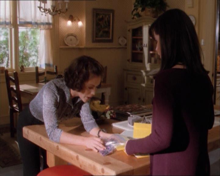 Charmed-Online_dot_net-1x04DeadManDating0301.jpg