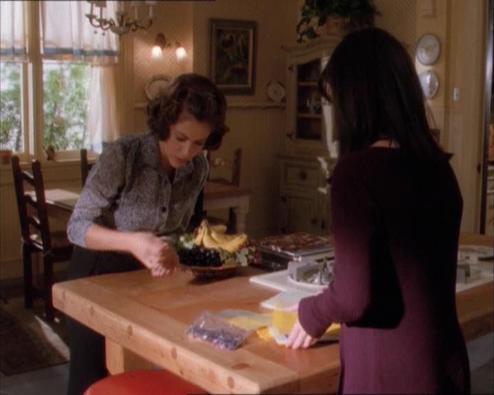 Charmed-Online_dot_net-1x04DeadManDating0306.jpg Charmed-Online_dot_net-1x04DeadManDating0306.jpg