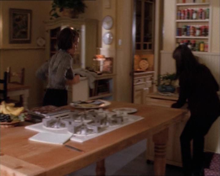 Charmed-Online_dot_net-1x04DeadManDating0311.jpg Charmed-Online_dot_net-1x04DeadManDating0311.jpg