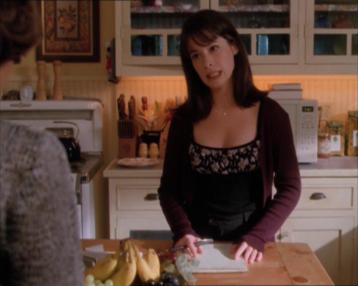 Charmed-Online_dot_net-1x04DeadManDating0317.jpg Charmed-Online_dot_net-1x04DeadManDating0317.jpg