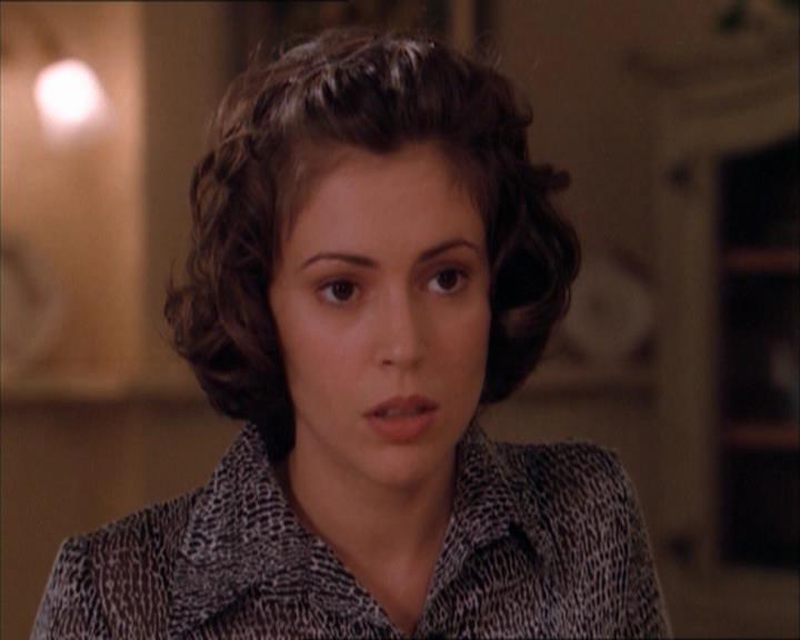 Charmed-Online_dot_net-1x04DeadManDating0319.jpg