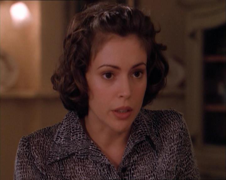 Charmed-Online_dot_net-1x04DeadManDating0324.jpg Charmed-Online_dot_net-1x04DeadManDating0324.jpg