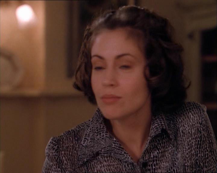 Charmed-Online_dot_net-1x04DeadManDating0328.jpg Charmed-Online_dot_net-1x04DeadManDating0328.jpg
