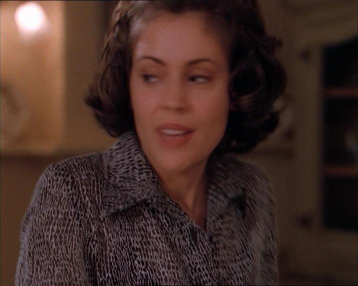 Charmed-Online_dot_net-1x04DeadManDating0332.jpg Charmed-Online_dot_net-1x04DeadManDating0332.jpg
