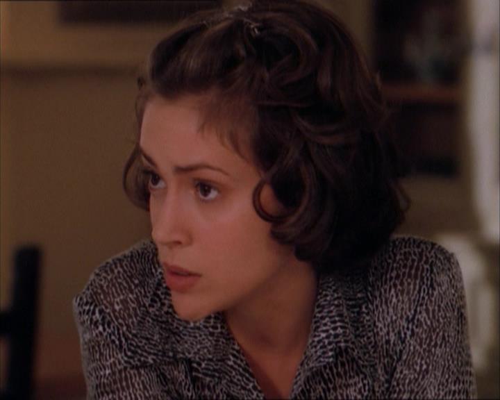 Charmed-Online_dot_net-1x04DeadManDating0370.jpg Charmed-Online_dot_net-1x04DeadManDating0370.jpg