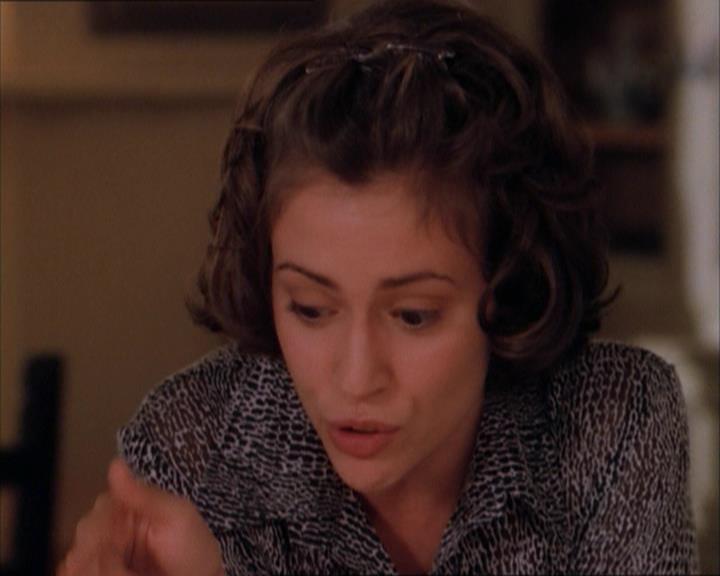 Charmed-Online_dot_net-1x04DeadManDating0374.jpg Charmed-Online_dot_net-1x04DeadManDating0374.jpg