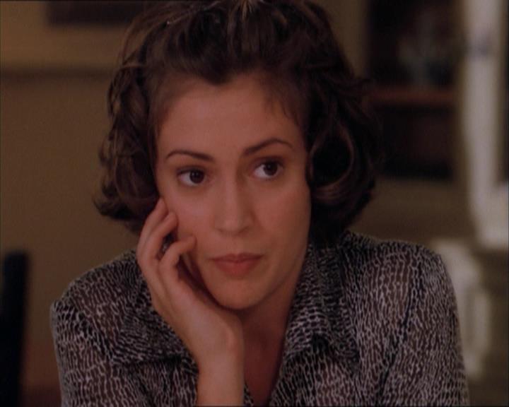 Charmed-Online_dot_net-1x04DeadManDating0377.jpg Charmed-Online_dot_net-1x04DeadManDating0377.jpg