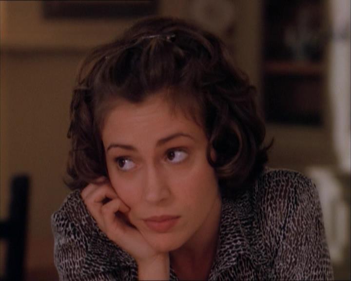 Charmed-Online_dot_net-1x04DeadManDating0381.jpg Charmed-Online_dot_net-1x04DeadManDating0381.jpg