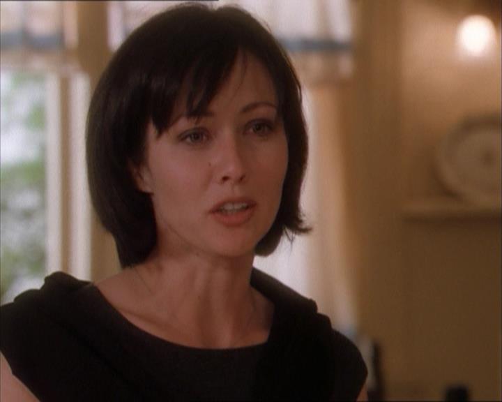 Charmed-Online_dot_net-1x04DeadManDating0383.jpg Charmed-Online_dot_net-1x04DeadManDating0383.jpg