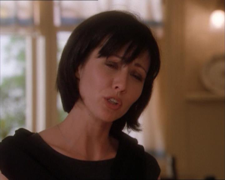 Charmed-Online_dot_net-1x04DeadManDating0385.jpg Charmed-Online_dot_net-1x04DeadManDating0385.jpg