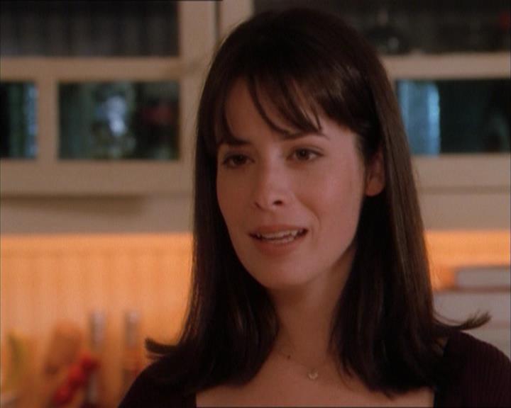 Charmed-Online_dot_net-1x04DeadManDating0386.jpg