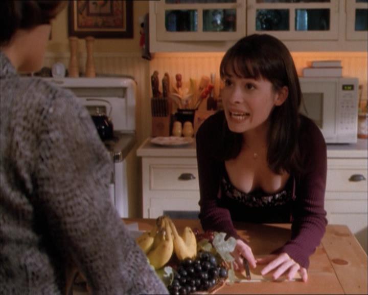 Charmed-Online_dot_net-1x04DeadManDating0396.jpg Charmed-Online_dot_net-1x04DeadManDating0396.jpg