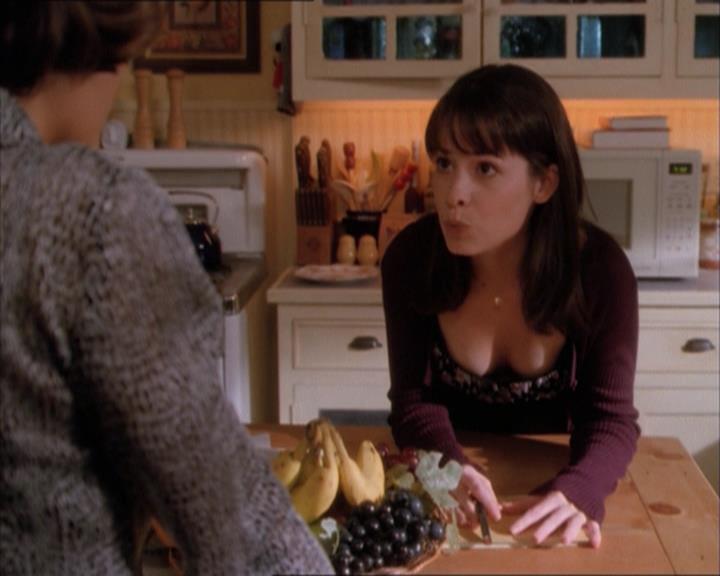 Charmed-Online_dot_net-1x04DeadManDating0397.jpg Charmed-Online_dot_net-1x04DeadManDating0397.jpg