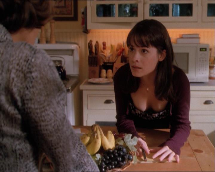 Charmed-Online_dot_net-1x04DeadManDating0398.jpg Charmed-Online_dot_net-1x04DeadManDating0398.jpg